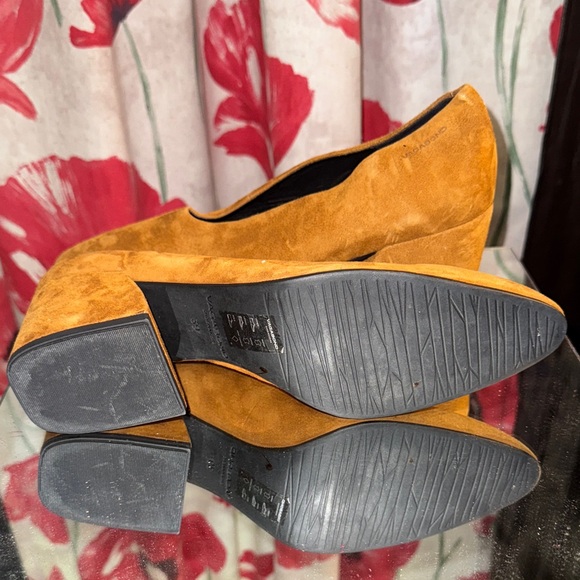 Vagabond Orange Suede Flats - Picture 2 of 4